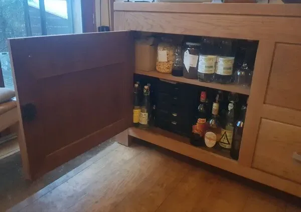 Illustration numéro 5 du produit Buffet bas chêne massif