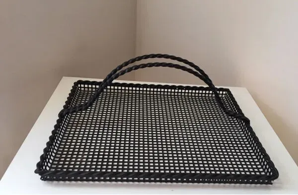 Illustration numéro 5 du produit Plateau de service en tôle ajouré