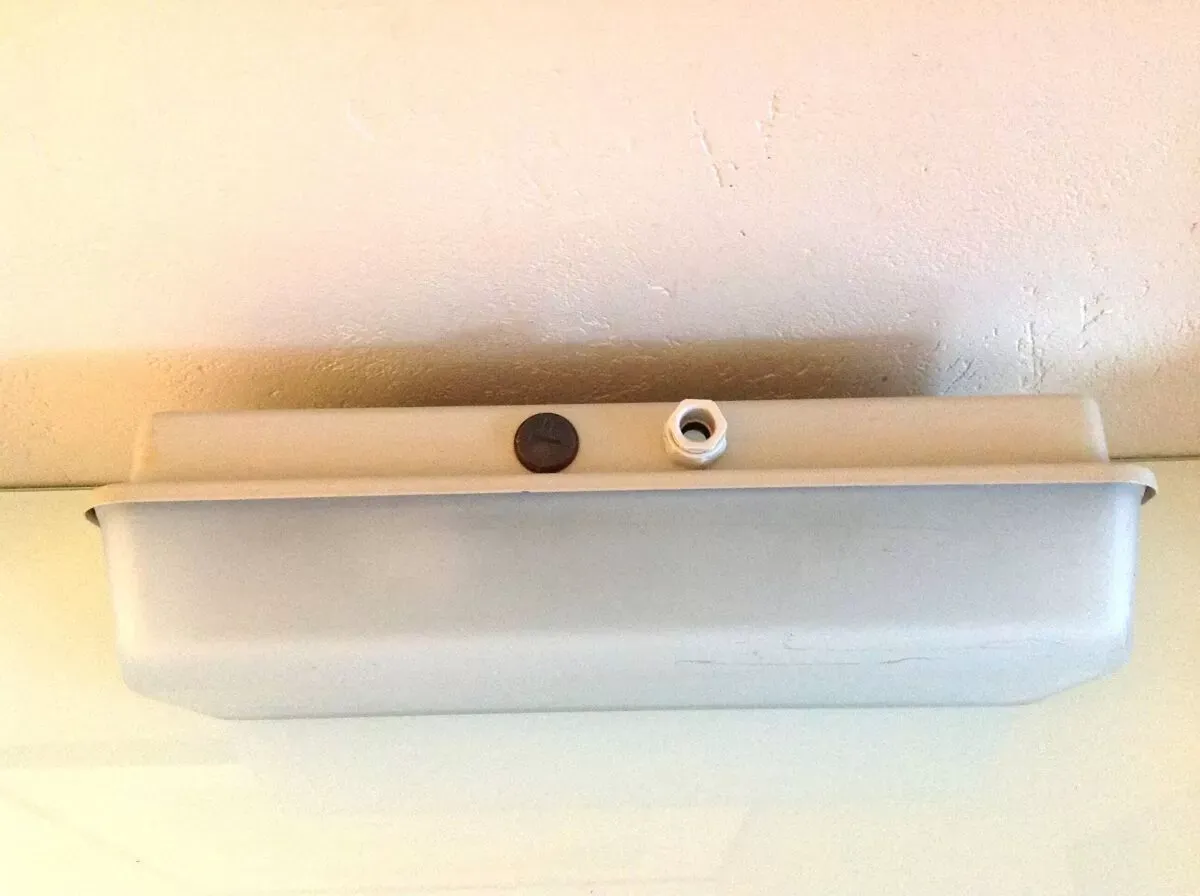 Illustration numéro 5 du produit Applique hublot rectangulaire en verre depoli style industriel/ années 70