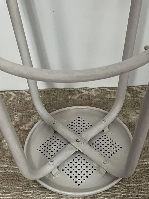Illustration numéro 5 du produit Tabouret industriel