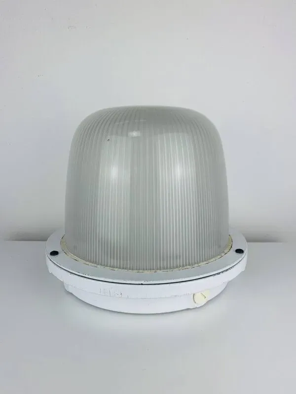 Illustration numéro 5 du produit Plafonnier industriel Holophane hublot, applique, années 60