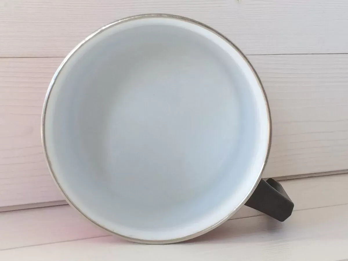 Illustration numéro 5 du produit Pot à lait acier émaillé vintage 60/70