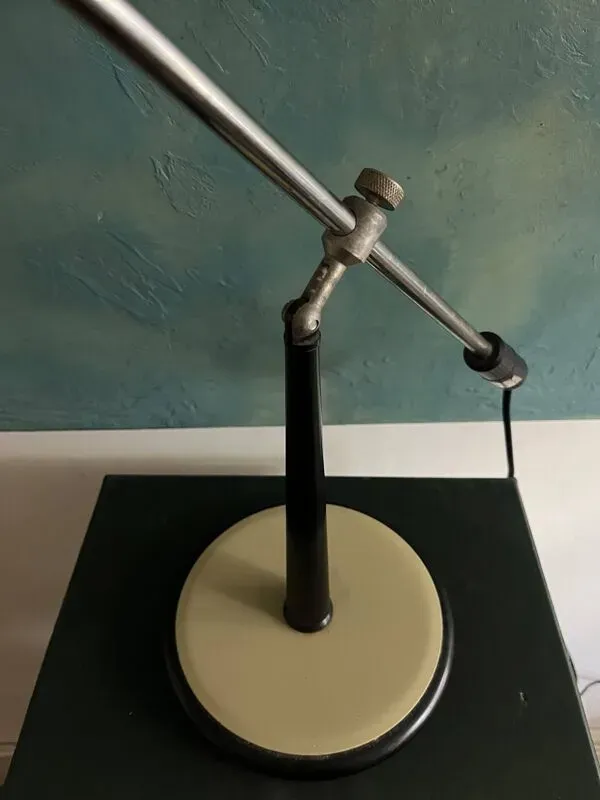 Illustration numéro 5 du produit Lampe de bureau années 80