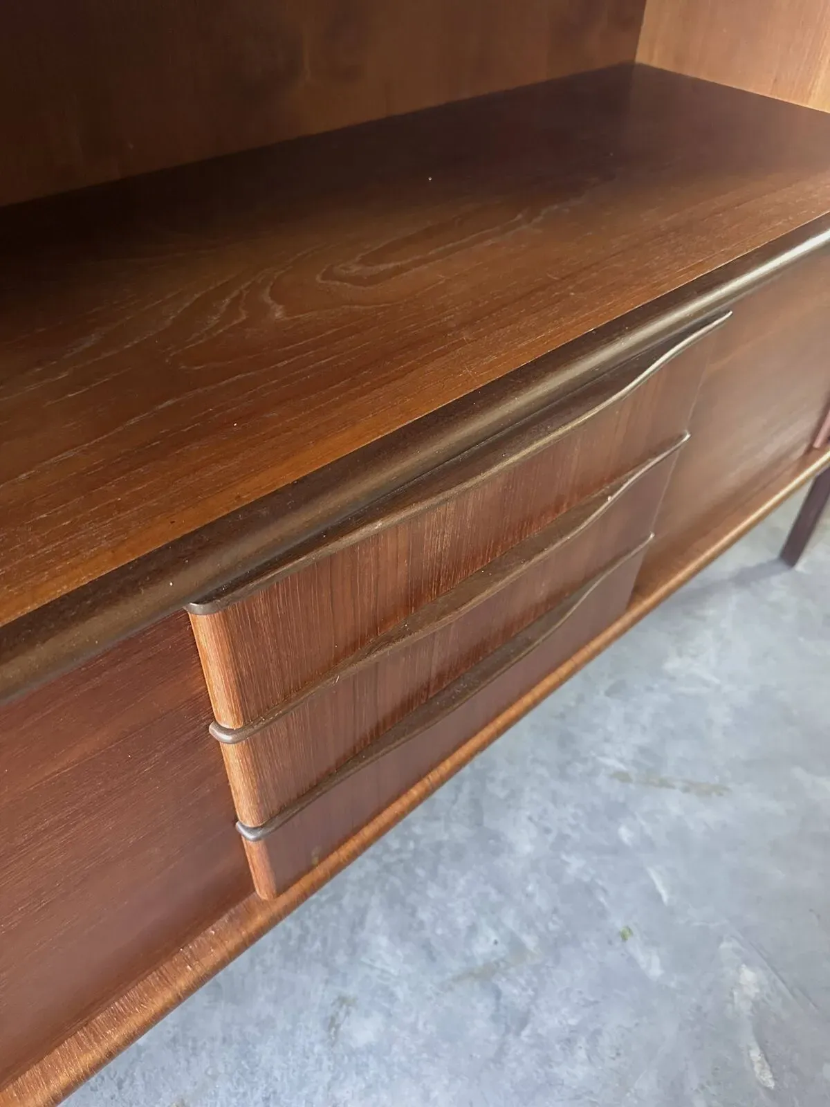 Illustration numéro 5 du produit Enfilade haute ou living teck, vintage 1960's