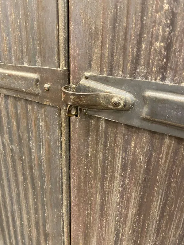 Illustration numéro 5 du produit Vestiaire 3 portes Straford, 1920