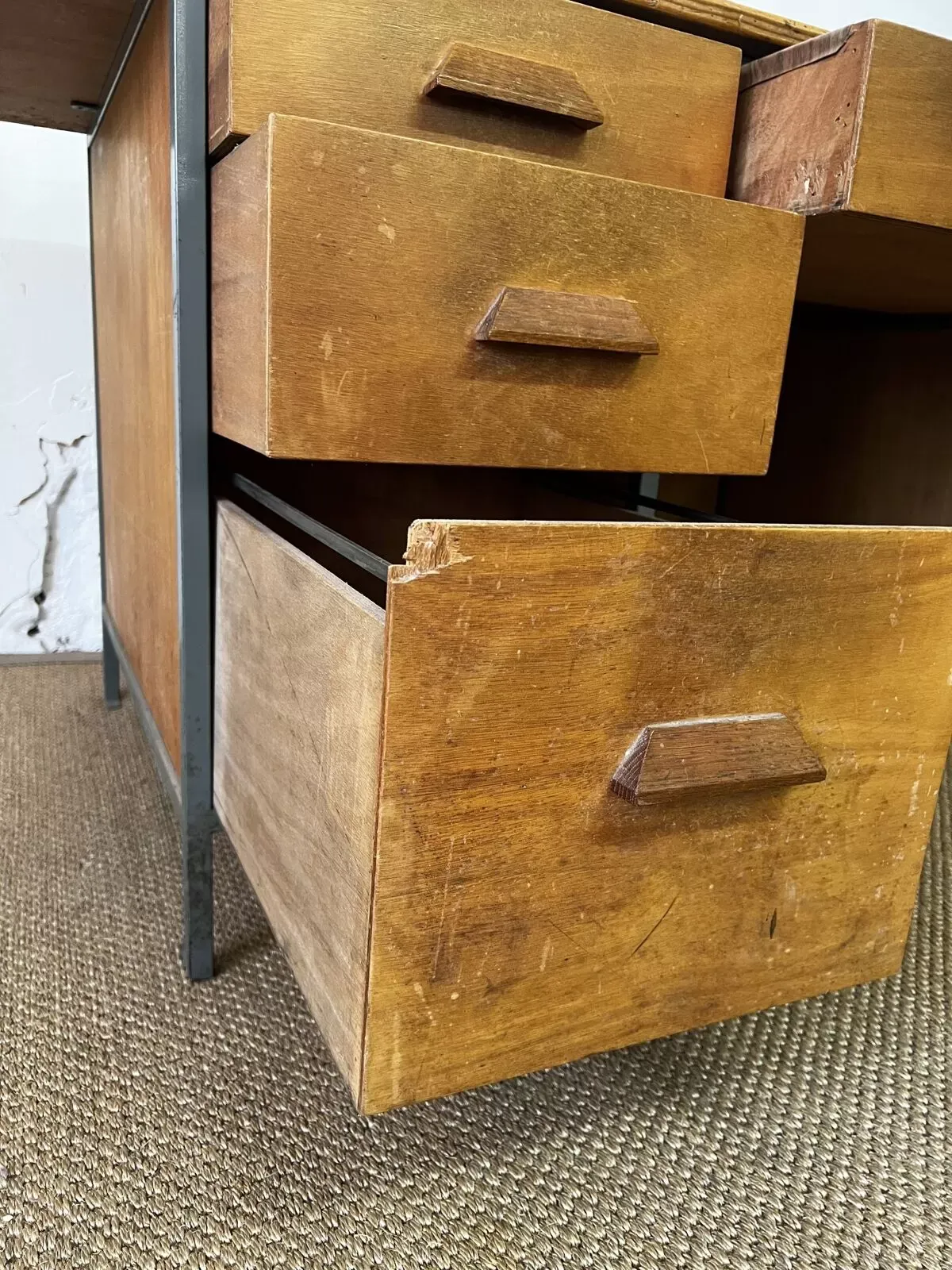 Illustration numéro 5 du produit Bureau industriel vintage