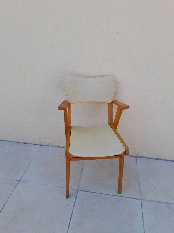 Illustration numéro 5 du produit Fauteuil jaune vintage année 50 60