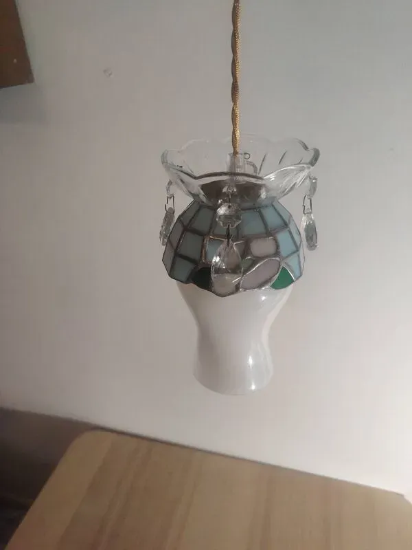 Illustration numéro 5 du produit Opaline couronnée vitrail et pampilles