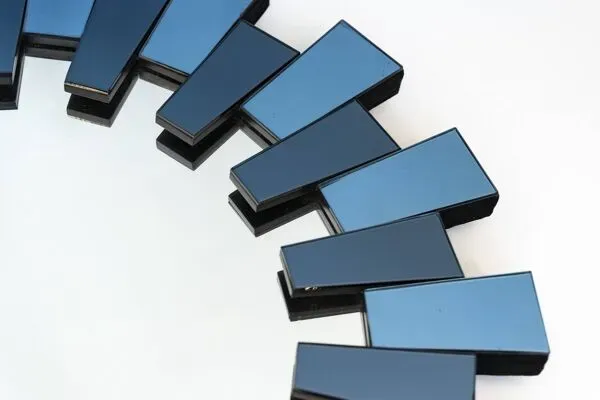 Illustration numéro 5 du produit Miroir par Olivier de Schrijver