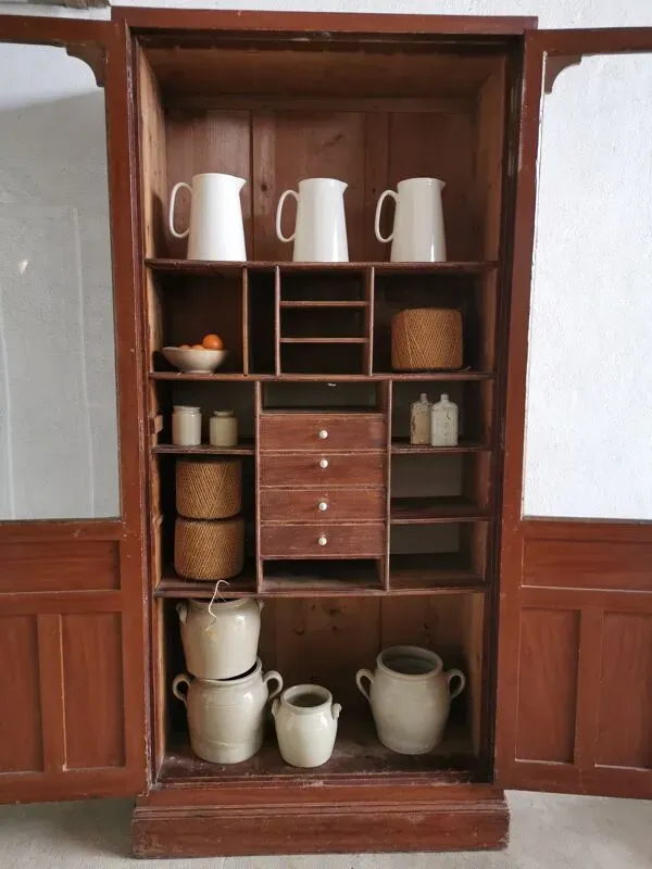 Illustration numéro 5 du produit Meuble de mercerie