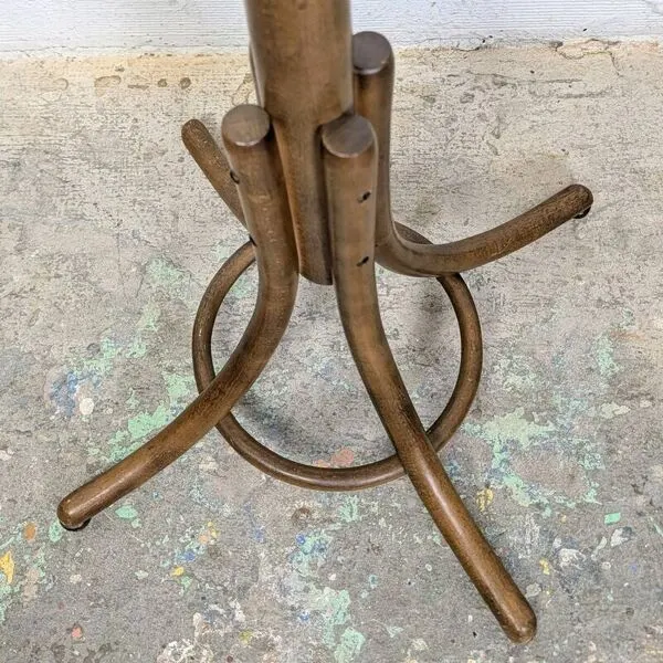 Illustration numéro 5 du produit Porte-manteau perroquet bistrot en bois courbé