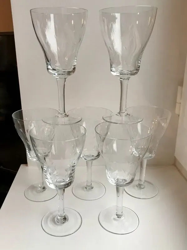 Illustration numéro 5 du produit Lot de 7 verres à vin, eau en cristal gravé années 50-60