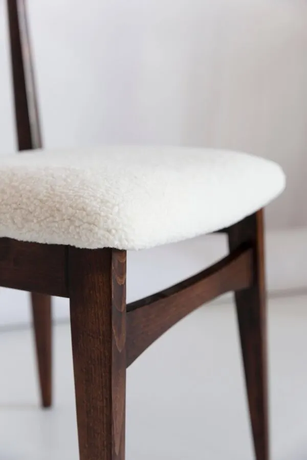 Illustration numéro 5 du produit Chaise en hêtre et tissu bouclé clair, design M. Zielinski, Europe, 1960s