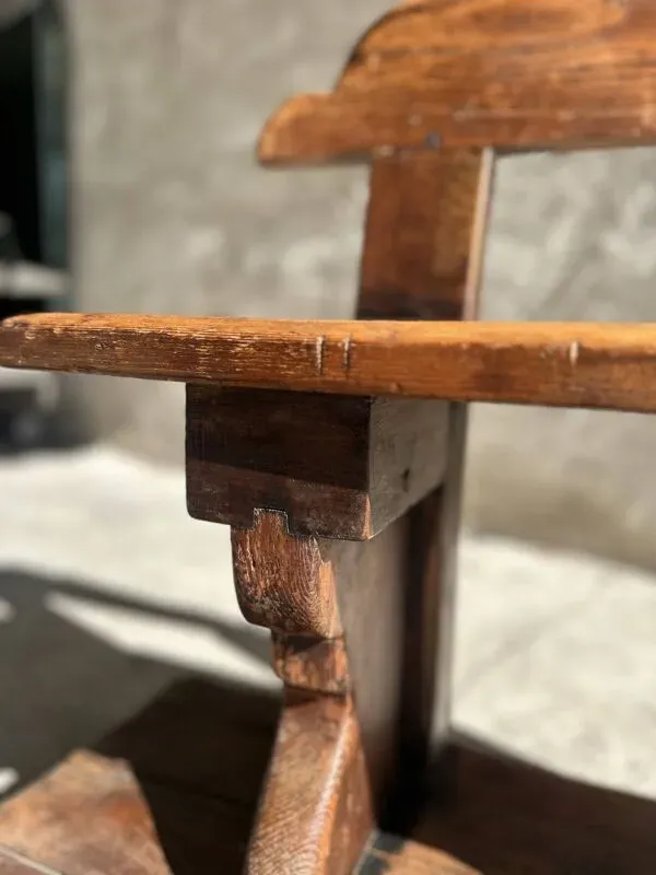 Illustration numéro 5 du produit Banc d'école sur estrade