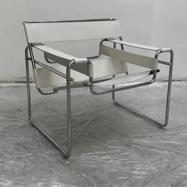 Illustration numéro 5 du produit Fauteuil ''Wassily'' par Marcel Breuer pour Gavina en cuir blanc