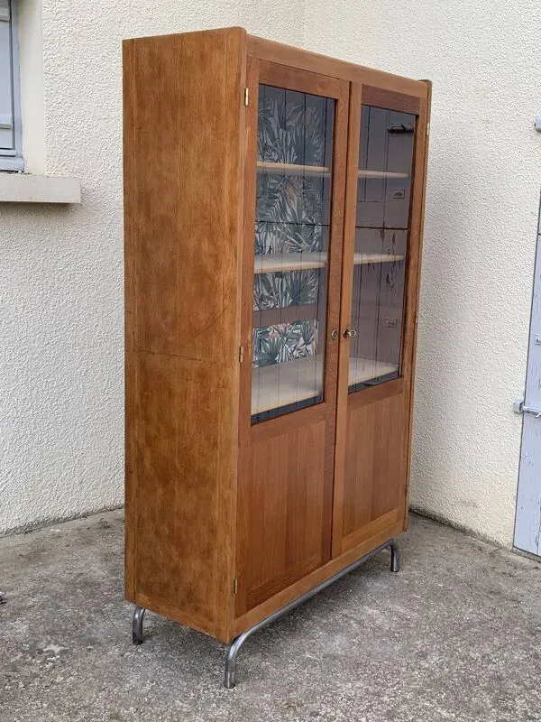 Illustration numéro 5 du produit Armoire vitrée d’école primaire 1950