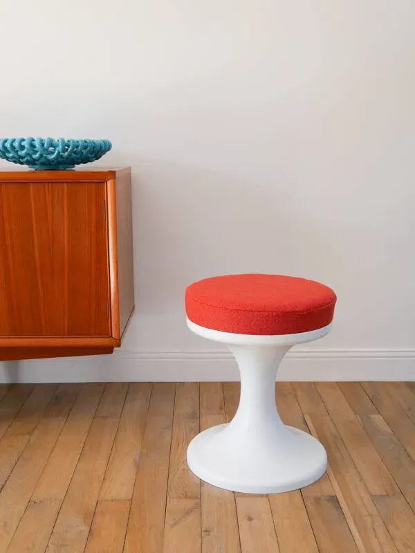Illustration numéro 5 du produit Tabouret tulipe en Plastique et Laine, Rouille, Design Space Age, 1970