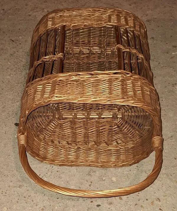 Illustration numéro 5 du produit Desserte de bar vintage en rotin