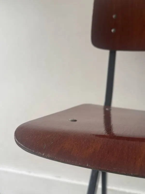 Illustration numéro 5 du produit Chaise scandinave Marko S201 bois de chêne / métal noir, design 1970