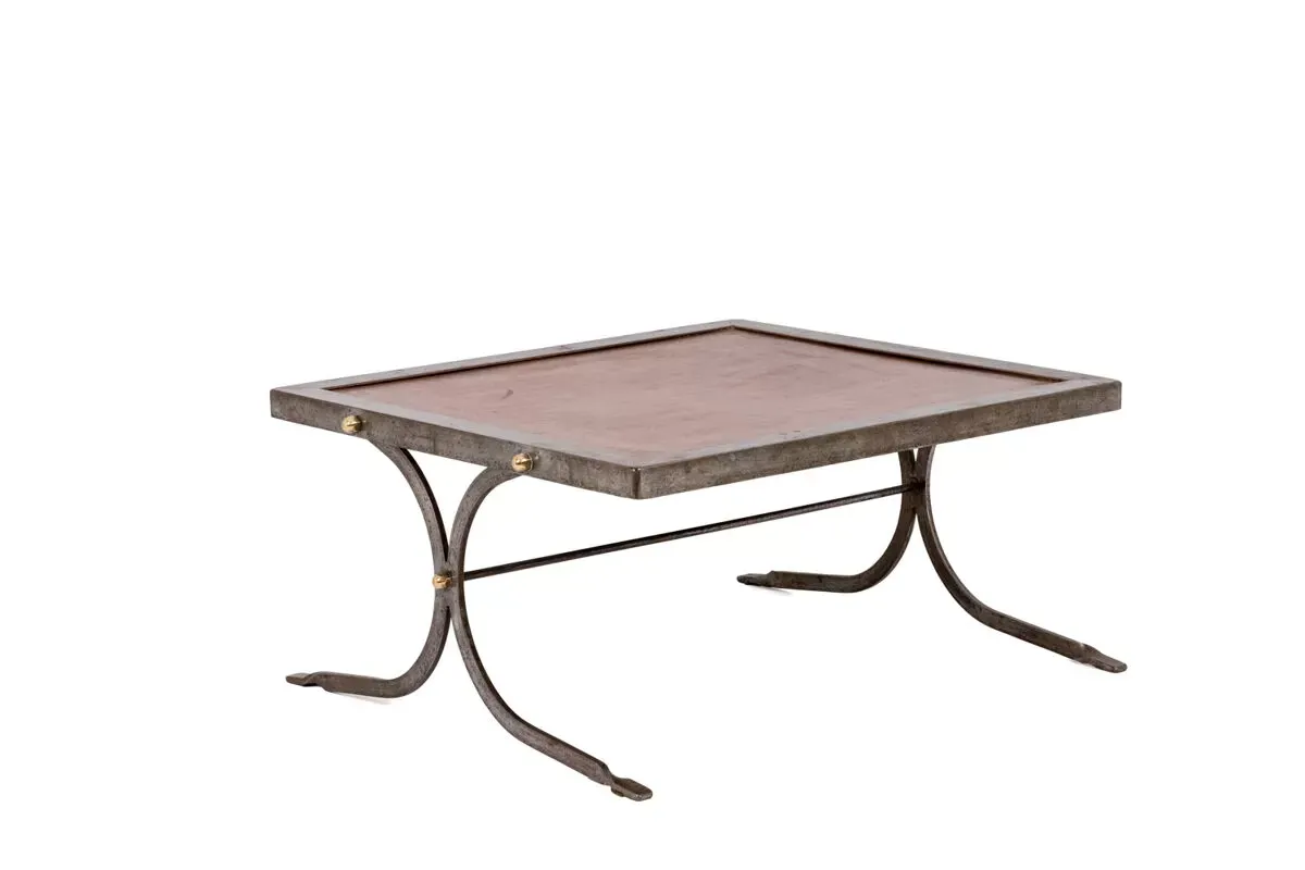 Illustration numéro 5 du produit Table basse de style industriel en fer et cuir, années 1970