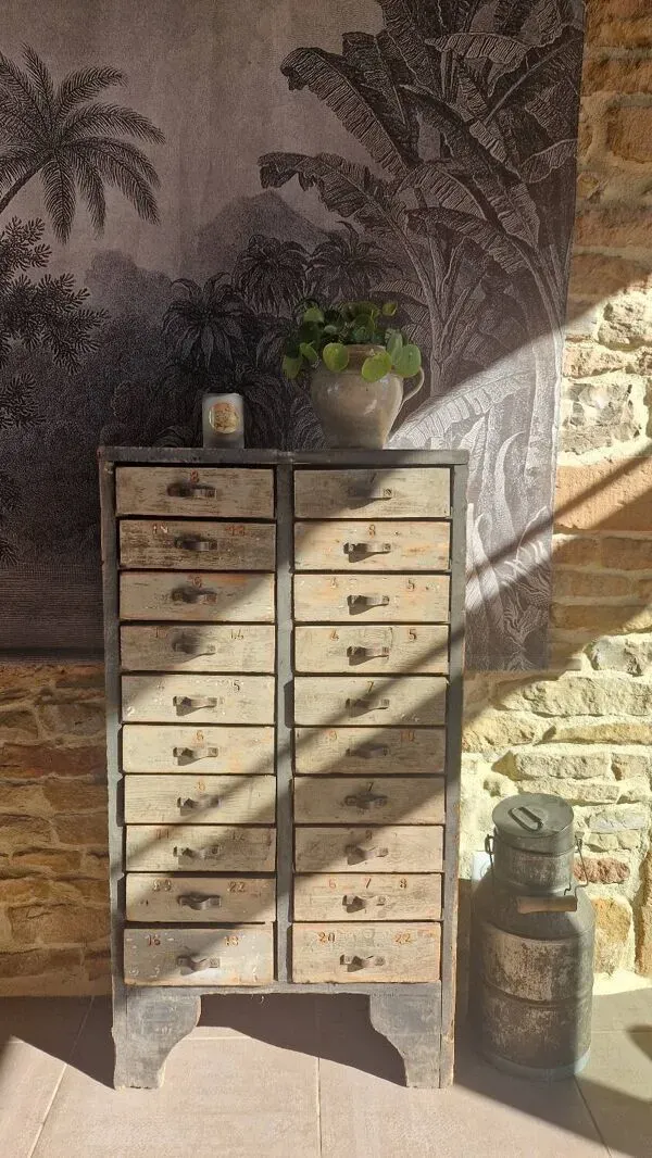 Illustration numéro 5 du produit Meuble de métier