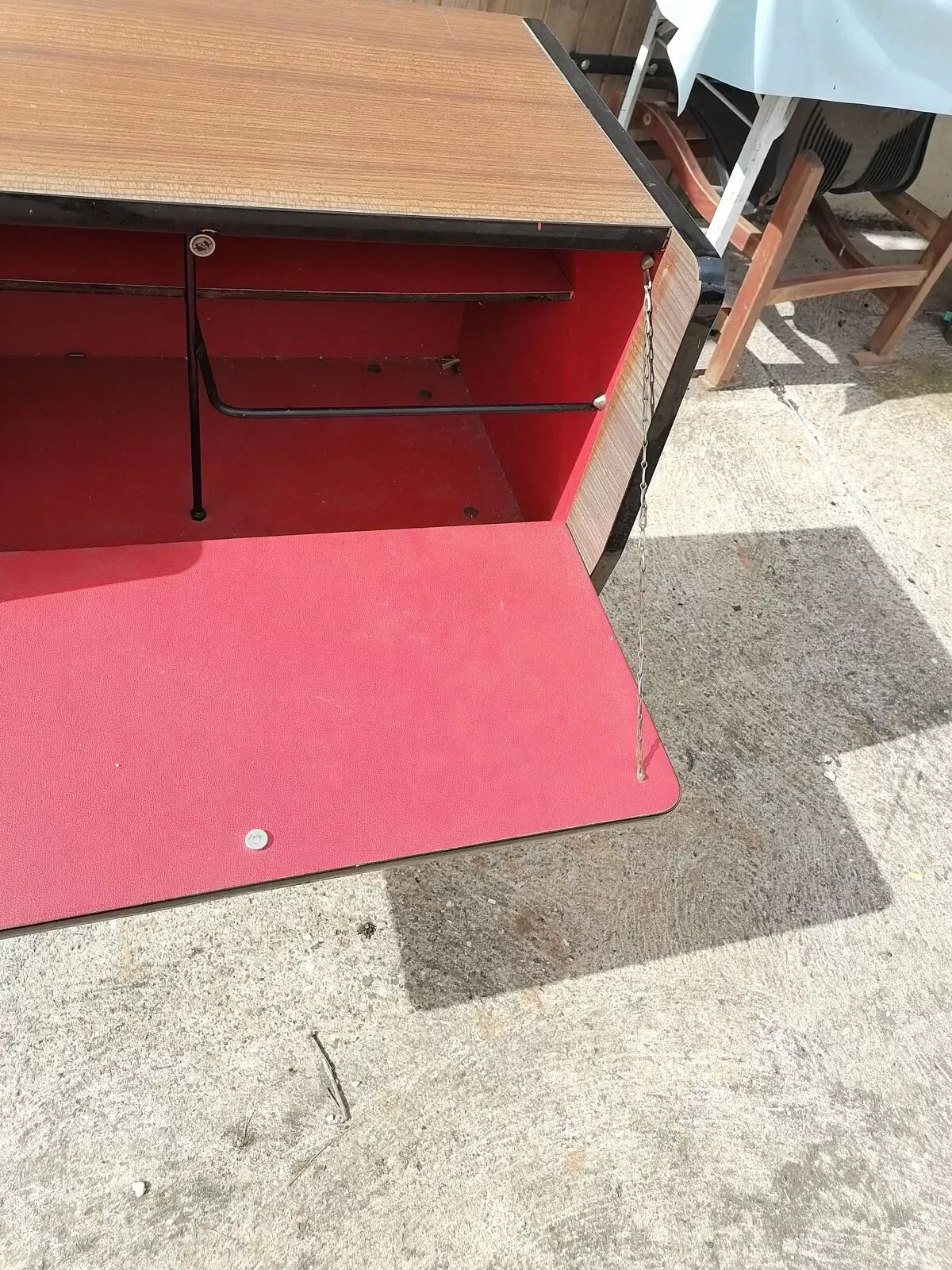 Illustration numéro 5 du produit Bar roulant pieds eiffel formica 1950 60