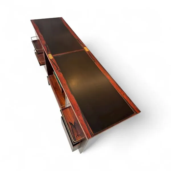 Illustration numéro 5 du produit Bar de Torbjorn Afdal pour Bruksbo