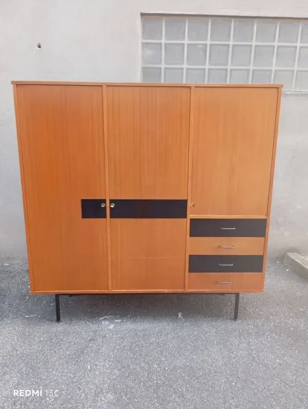 Illustration numéro 5 du produit Armoire vintage Claude Vassal