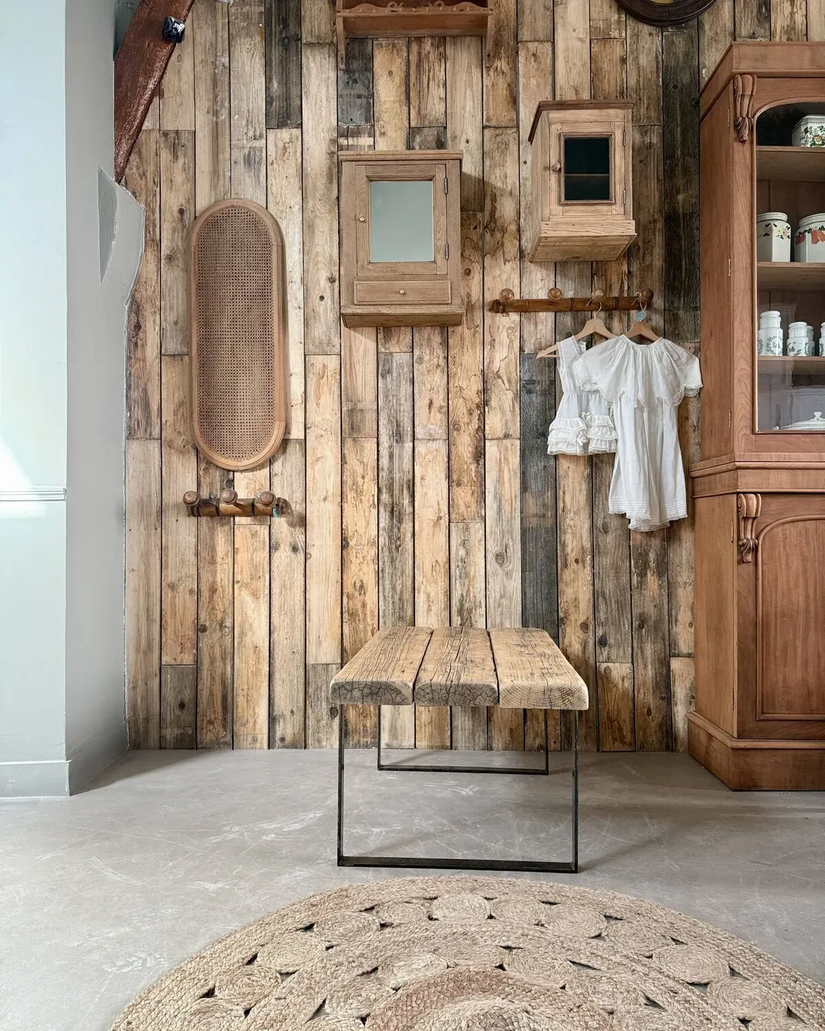 Illustration numéro 5 du produit Table basse industrielle vintage (rénovée)