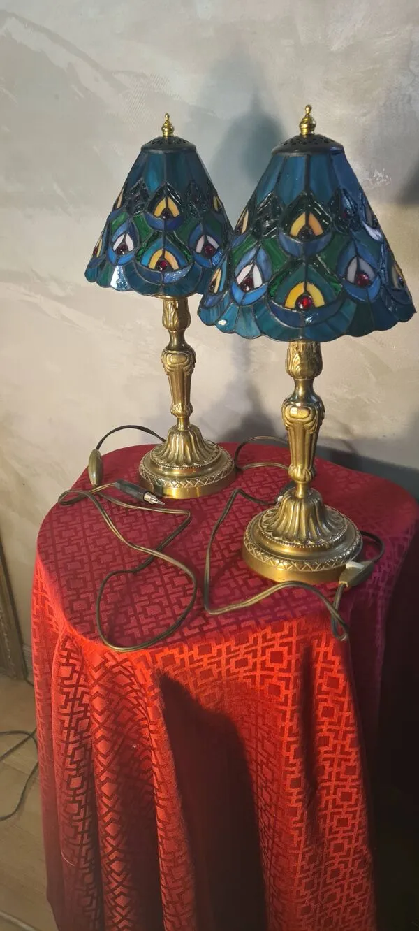 Illustration numéro 5 du produit paire lampe bronze ancienne , abat jour verre vitrail