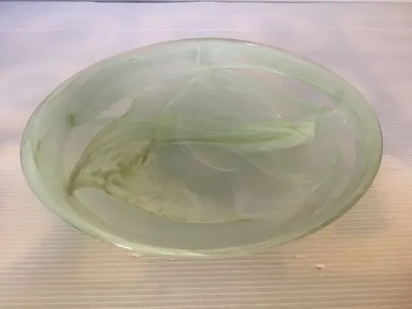 Illustration numéro 5 du produit Grand vide poche style pâte de verre verte