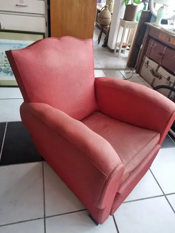 Illustration numéro 5 du produit Ancien fauteuil club moustache