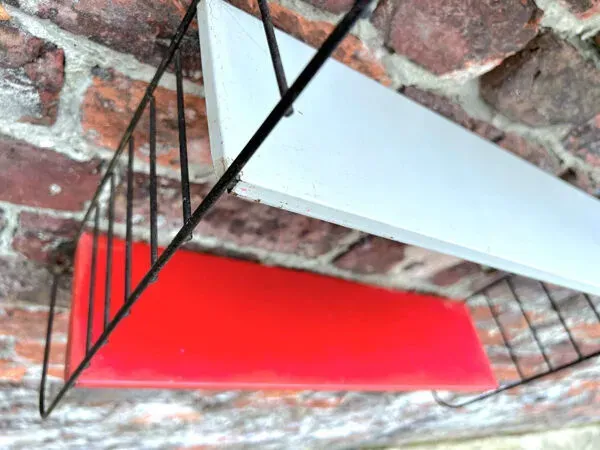 Illustration numéro 5 du produit Étagères vintage en métal