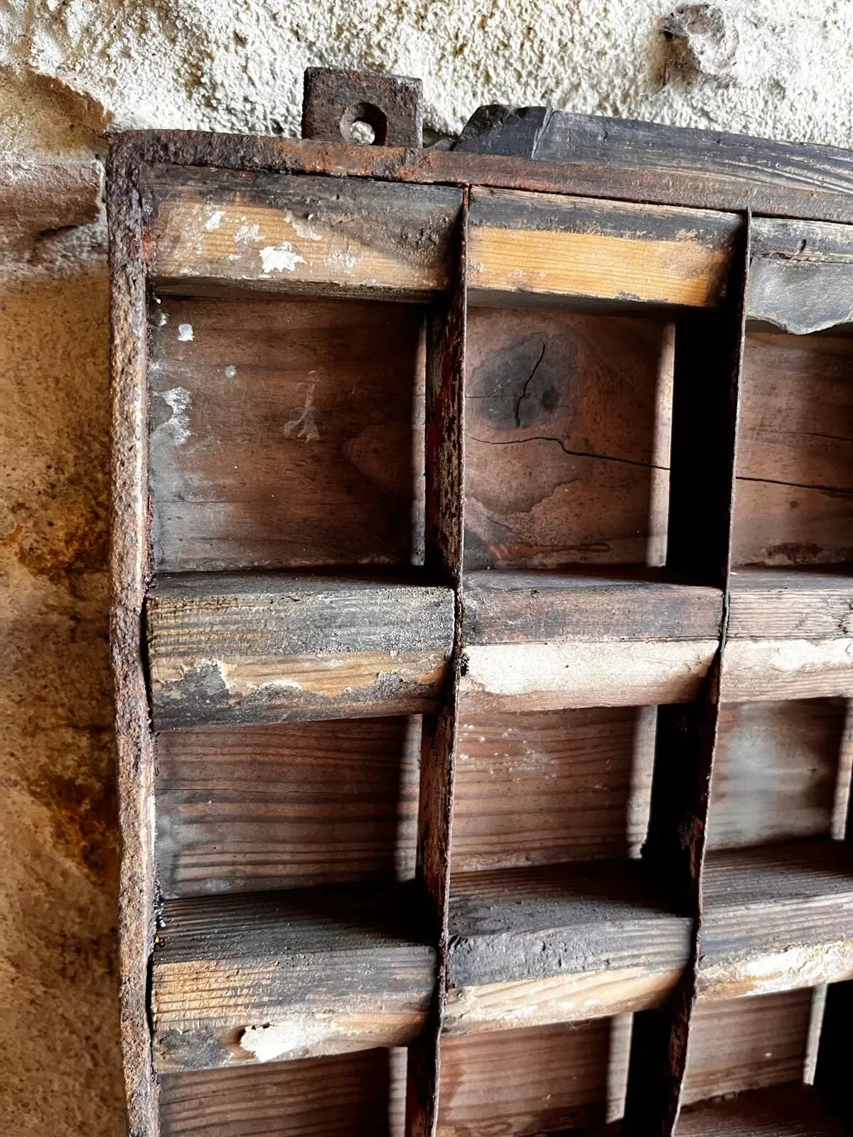 Illustration numéro 5 du produit Casier d'imprimerie en métal et bois