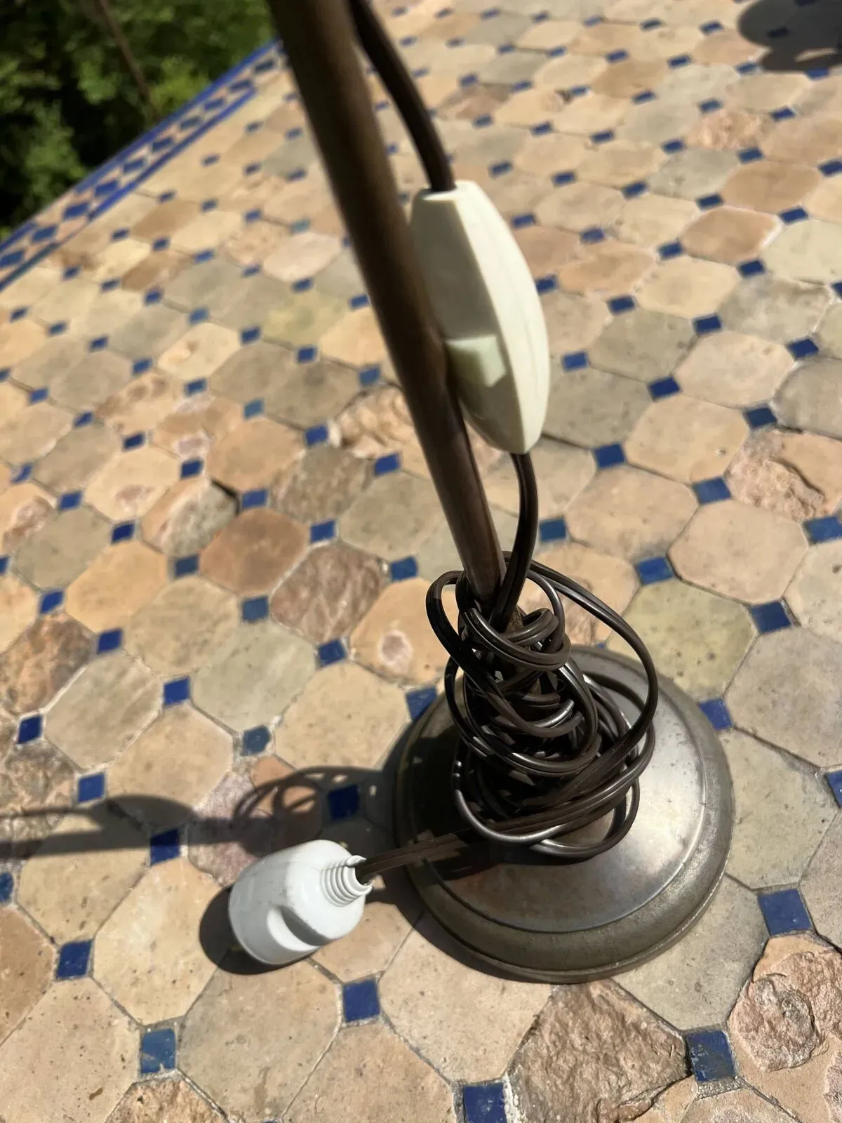 Illustration numéro 5 du produit Lampe de bureau articulée industrielle vintage en métal patiné