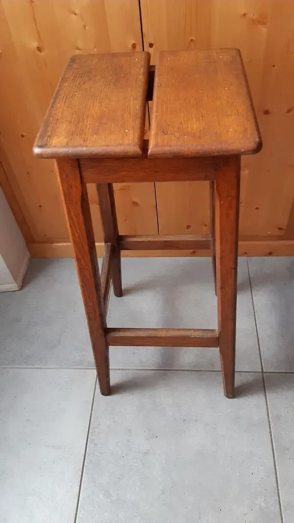 Illustration numéro 5 du produit Tabouret d'atelier