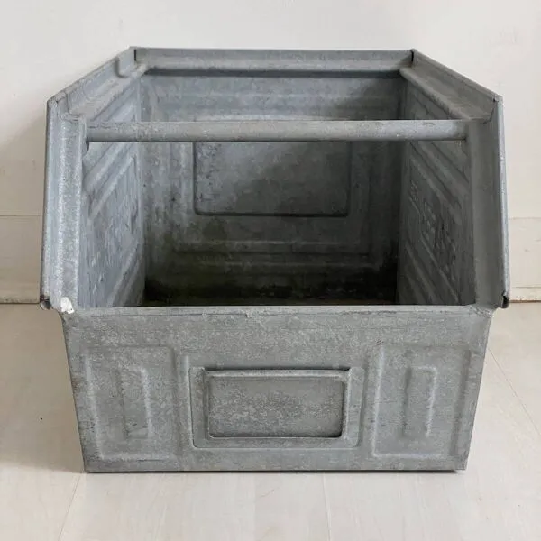 Illustration numéro 5 du produit Caisse industrielle en métal