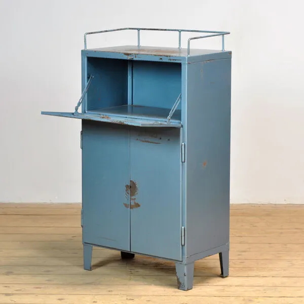 Illustration numéro 5 du produit Armoire industrielle à quatre tiroirs des années 1970