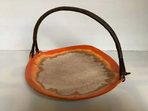 Illustration numéro 5 du produit Corbeille, plat en céramique bicolore Germany