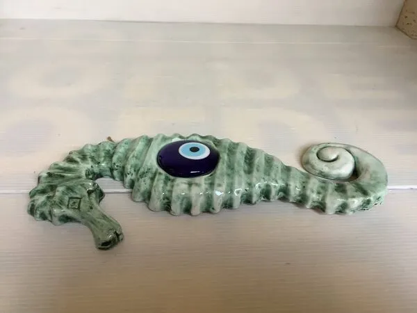 Illustration numéro 5 du produit Hippocampe en céramique