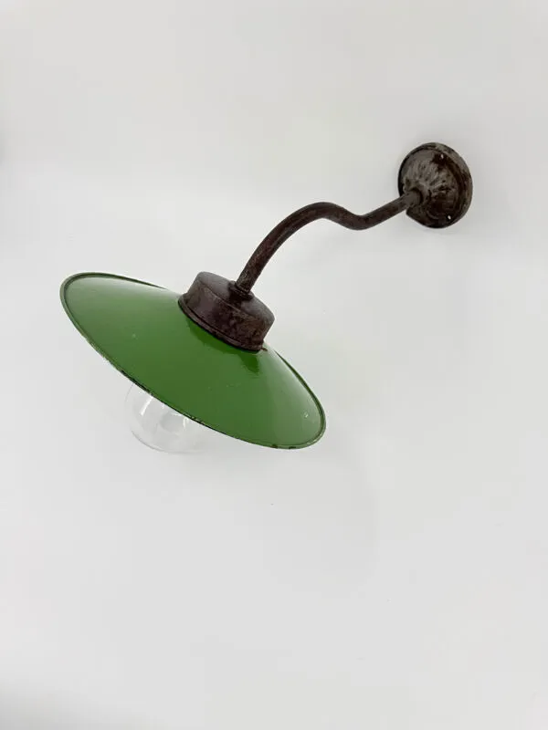 Illustration numéro 5 du produit Lampe de cour