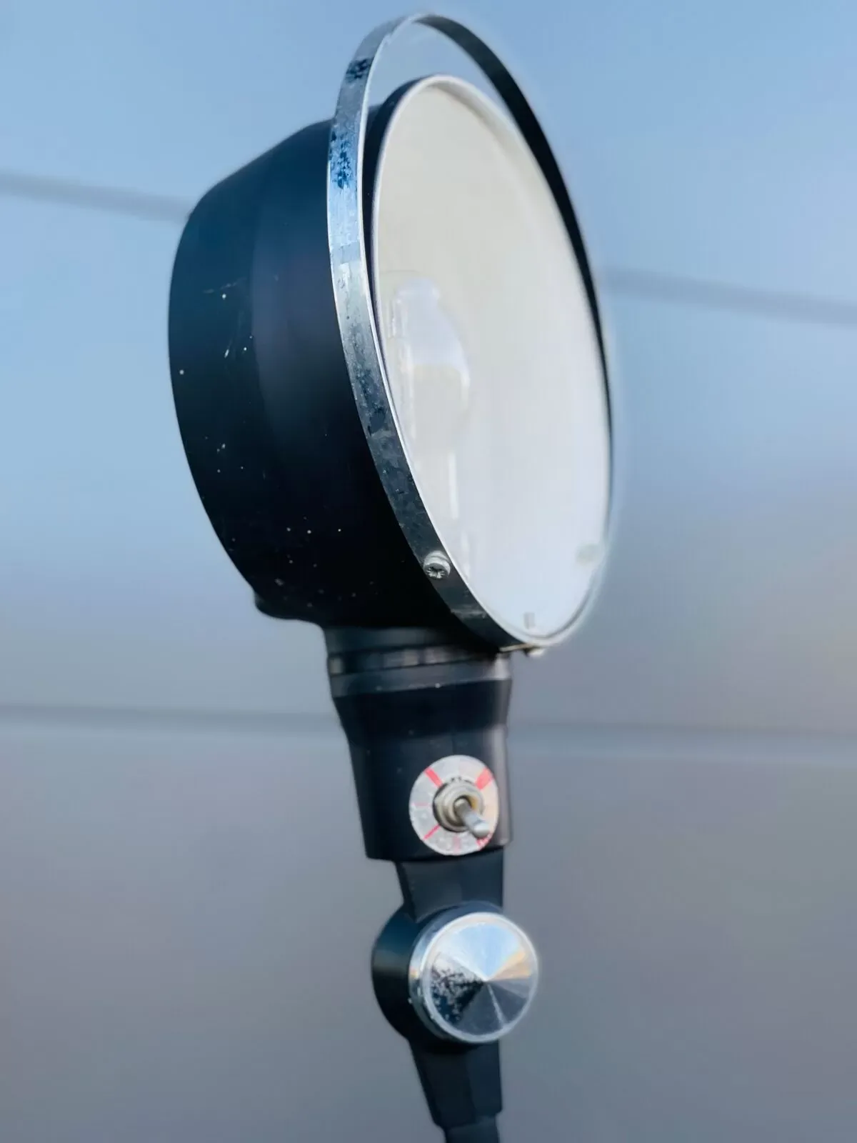 Illustration numéro 5 du produit 1960’ lampe de bureau atelier articulée Jieldé industrielle