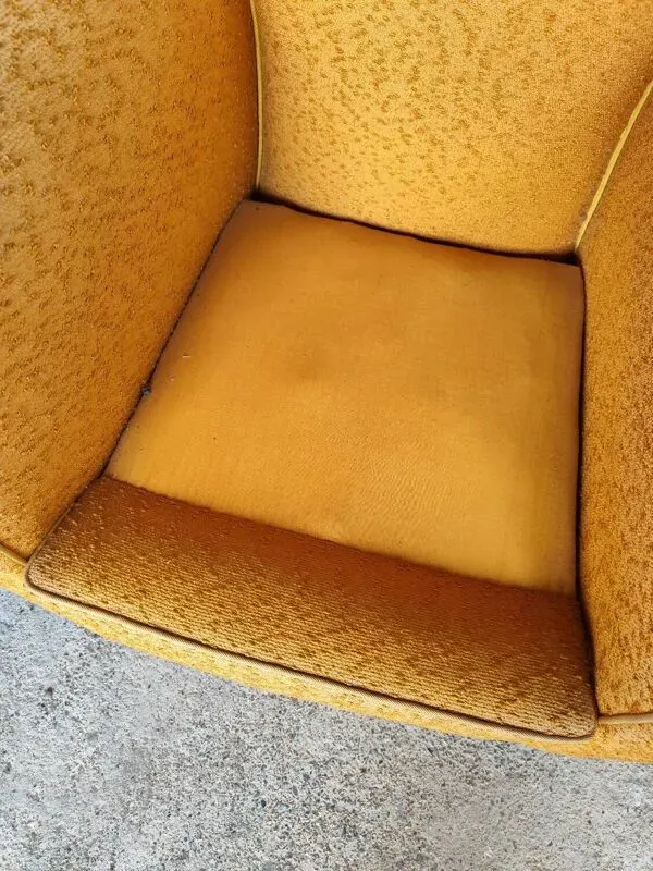 Illustration numéro 5 du produit Fauteuil club jaune moutarde