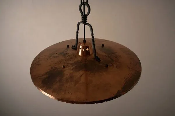 Illustration numéro 5 du produit Suspension en fer forgé et cuivre avec diffuseur en verre texturé