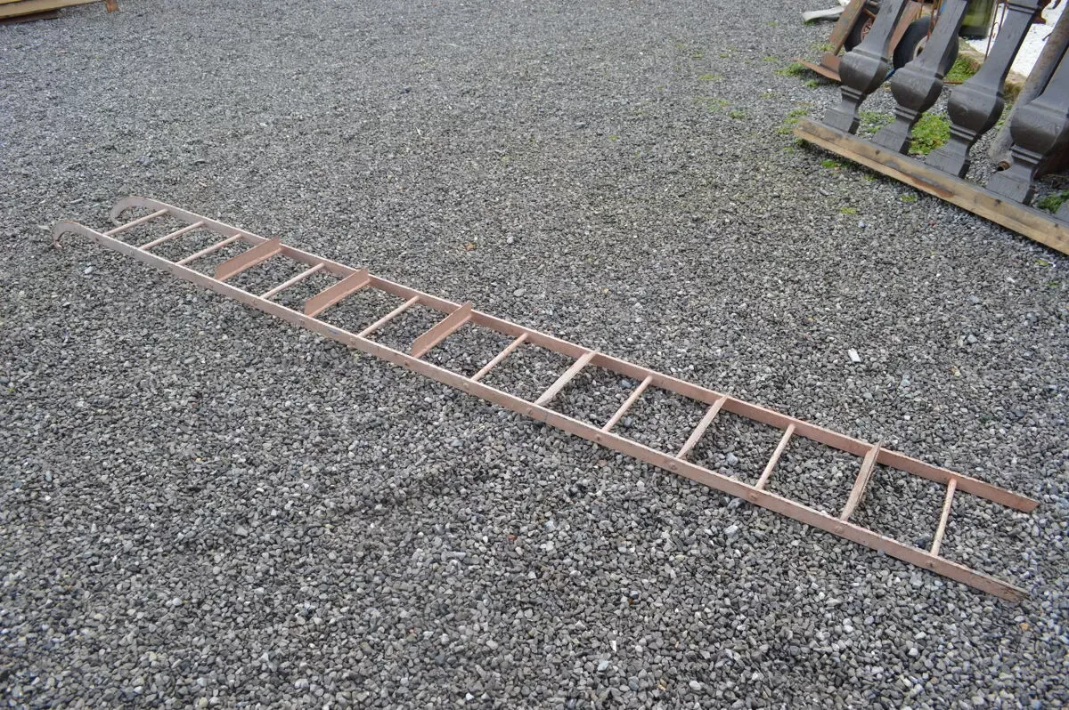 Illustration numéro 5 du produit Échelle industrielle en fer forgé