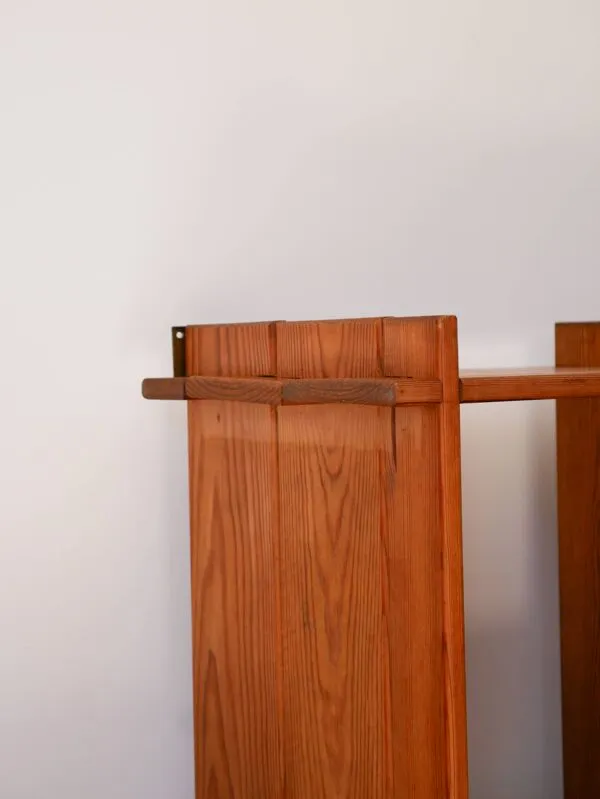 Illustration numéro 5 du produit Étagère en pin, sur pieds ou à poser, 1980