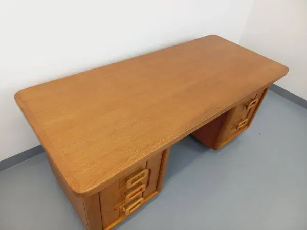 Illustration numéro 5 du produit Grand bureau de direction double-face vintage en bois de chêne années 70