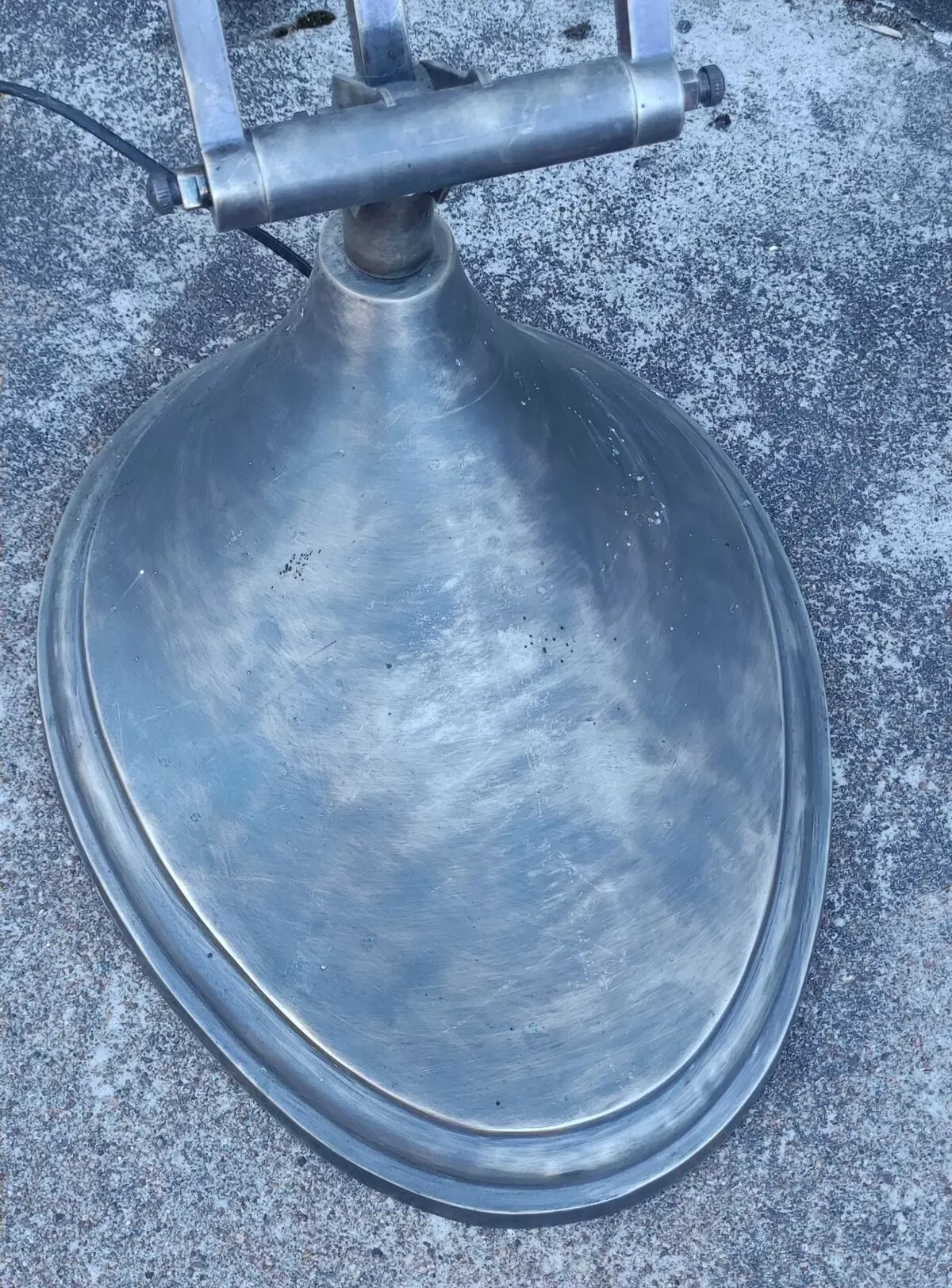 Illustration numéro 5 du produit Lampadaire vintage industriel