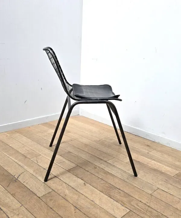 Illustration numéro 5 du produit Suite de 3 chaises industrielles Jali