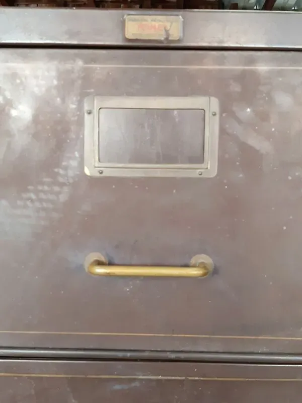 Illustration numéro 5 du produit Lot de casiers industriels à tiroirs.